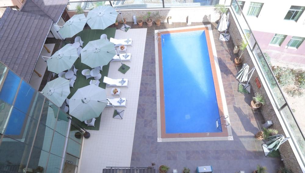 Saro Maria Hotel Addis Ababa Bagian luar foto