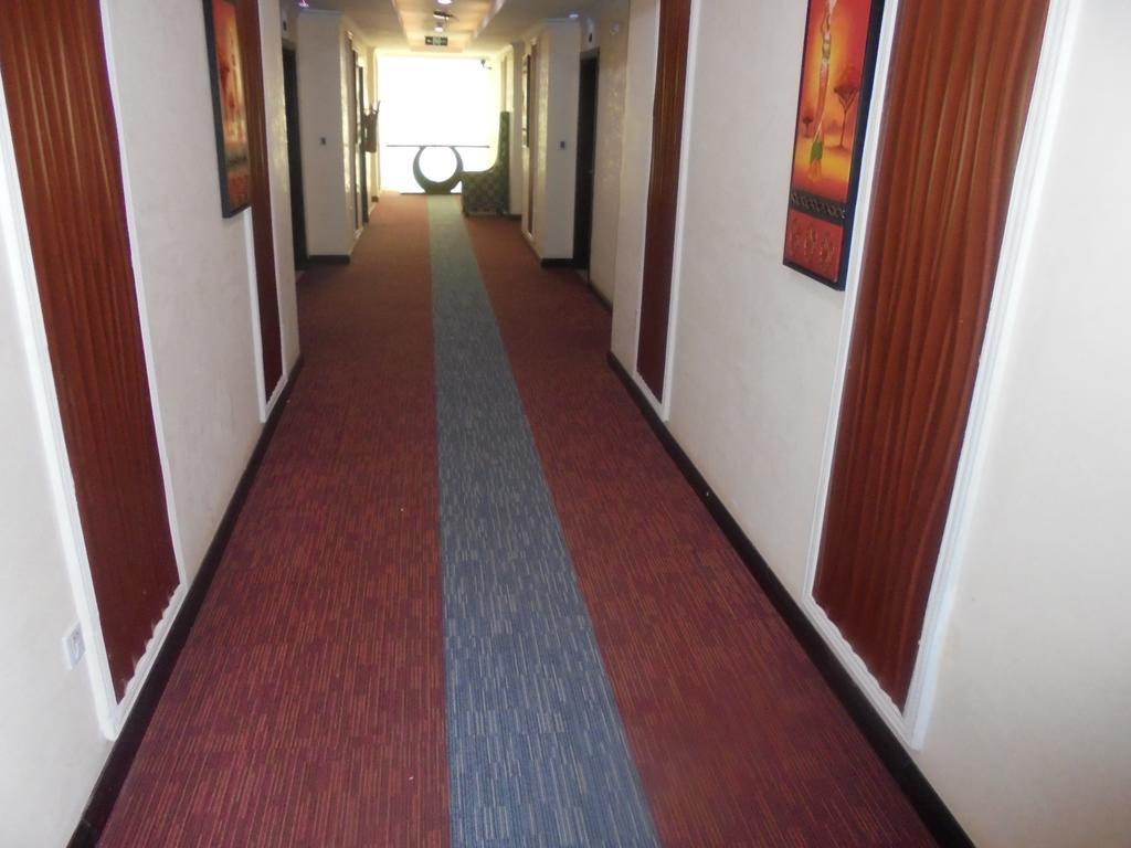 Saro Maria Hotel Addis Ababa Bagian luar foto